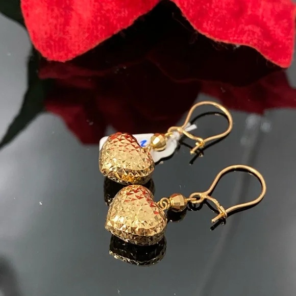 18K Yellow Gold Diamond Cut Heart Dangling Earrings